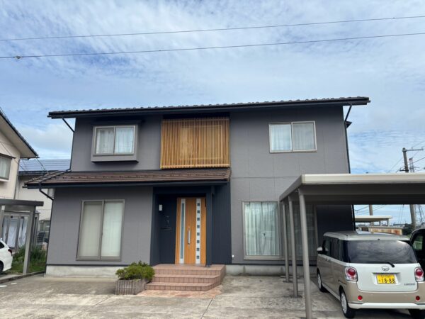 【白山市】外壁塗装｜築25年、ひび割れ・めくれが出た外壁を改善
